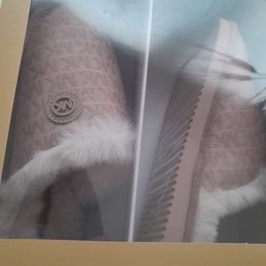 New Michael Kors Faux Fur Slippers NWT In Gift Box